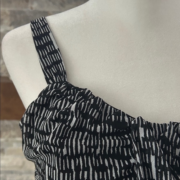 The Limited Black and White Midi Dress adjustable straps size medium - Picture 5 of 10